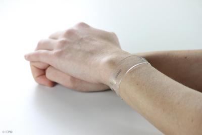 ICFO's new flexible and transparent graphene health tracker image