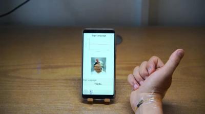GO-based sensor translates sign language into audio image