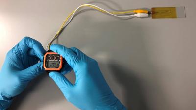 Battery prototype with graphene-based fiber-shaped cathode image